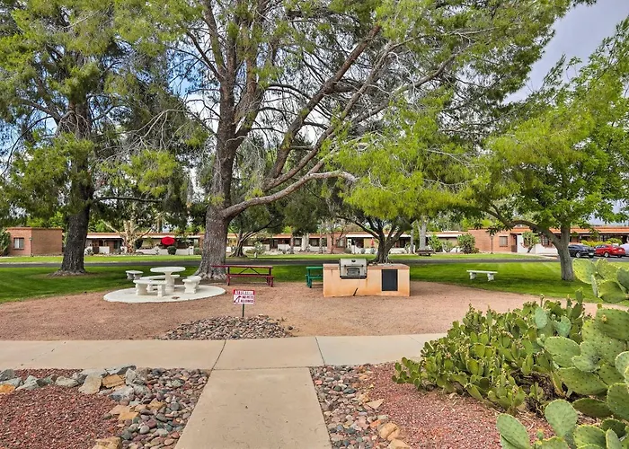 Lovely Valley Abode W/ Community Pool! Green Valley